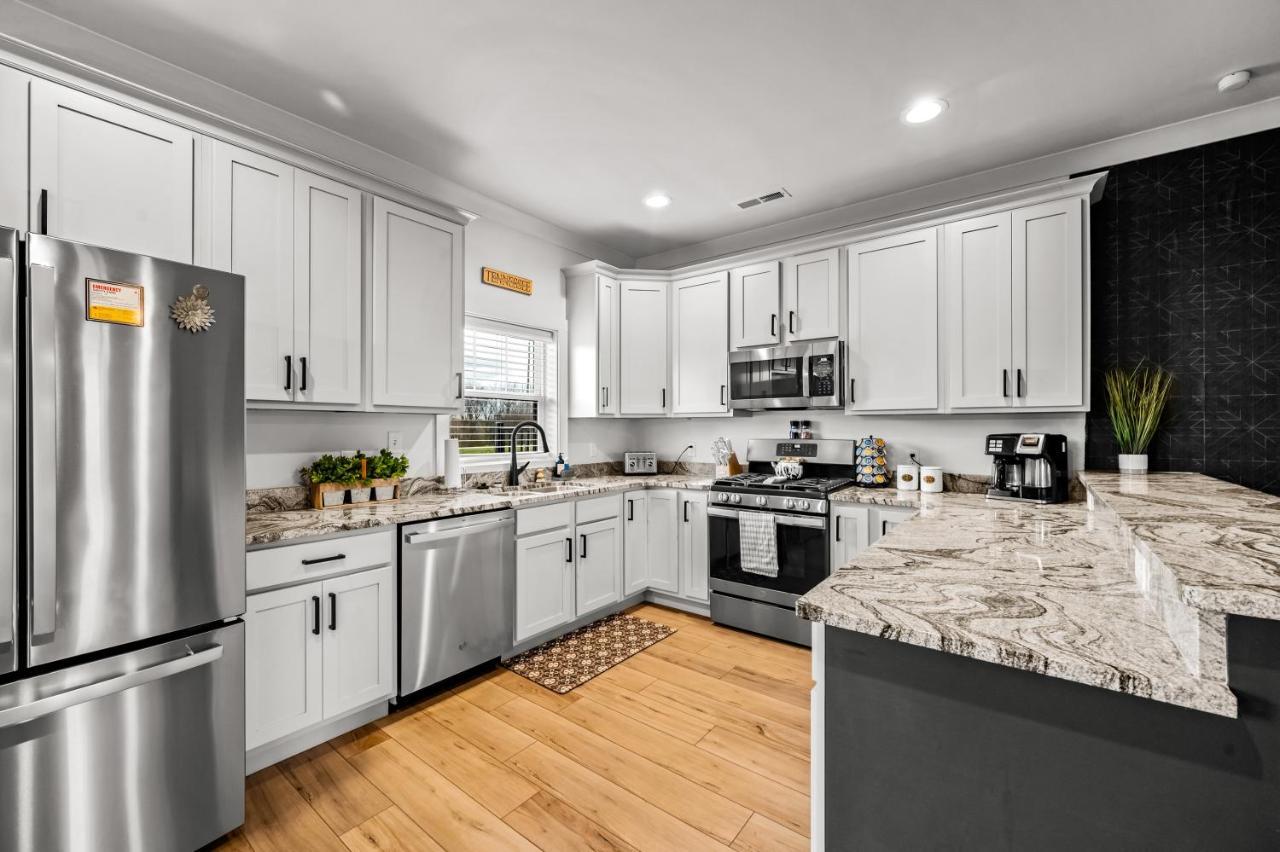 *Dog Friendly*Modern Home-Minutes To Dollywood, Gatlinburg, Smoky Mountains & Pigeon Forge! Exterior foto